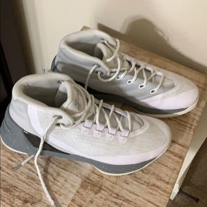 Under Armour Curry 3s - worn 1 time!